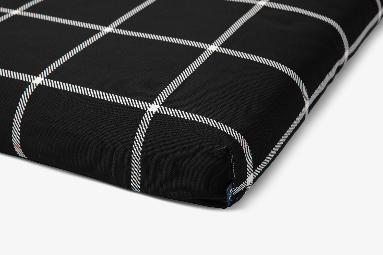 Black and white plaid dog bed best sale